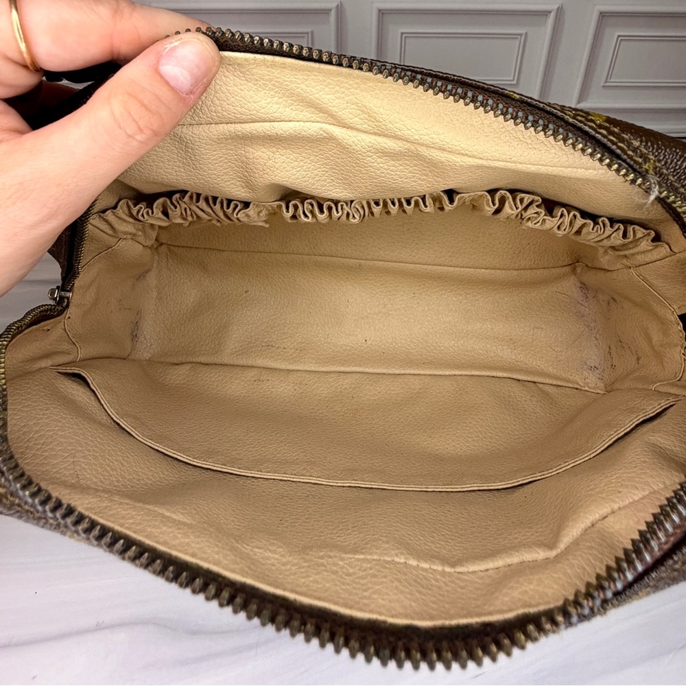Louis Vuitton Monogram Travel Toiletry Bag | LV Cosmetic Pouch | Full Set - Picture 9 of 13